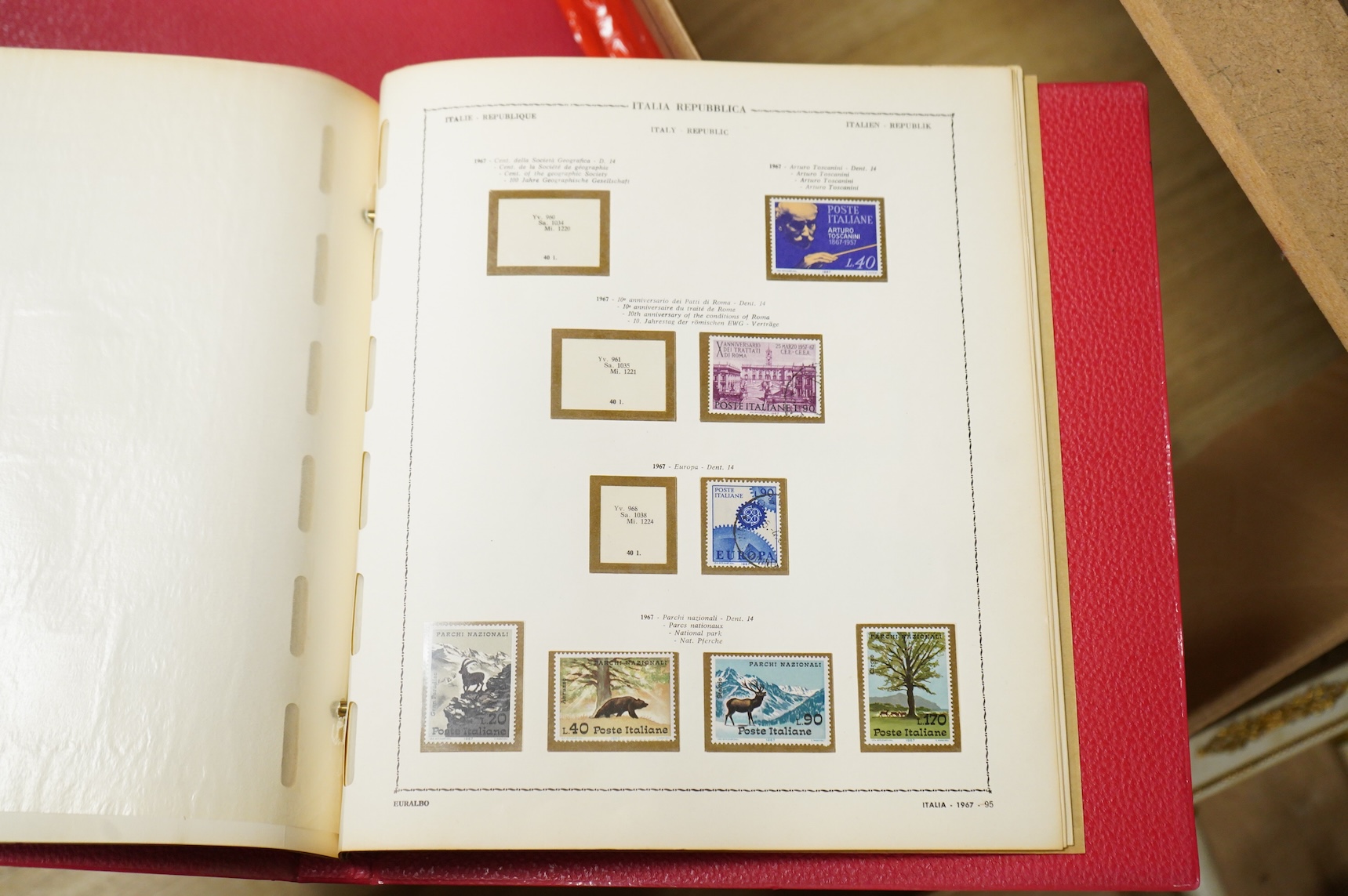 A quantity of world stamps and covers